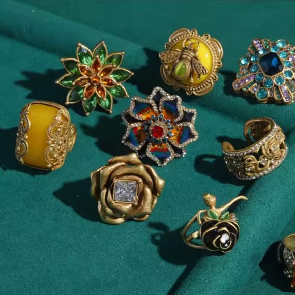 Antique Rose Brass Fine Craftsmanship Crystal Ring - Picture 3 of 5